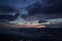 EJ Frontyard || Cafe || Entire 2 BHK Apartment, Kurseong