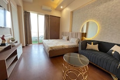Opulent Suites by Meraki Stays II Gaur City Mall, Greater Noida