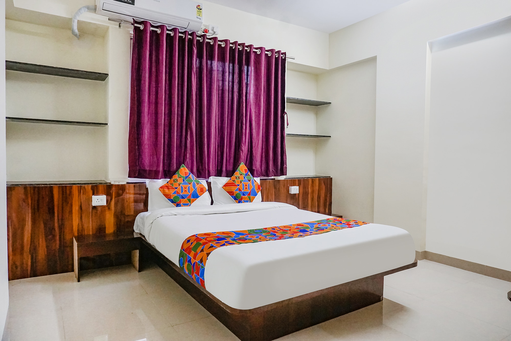 FabHotel Stay Inn - IT Hub - Tap to explore photos