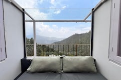Sanjh : A Sunset Design HomeStay, Mukteshwar
