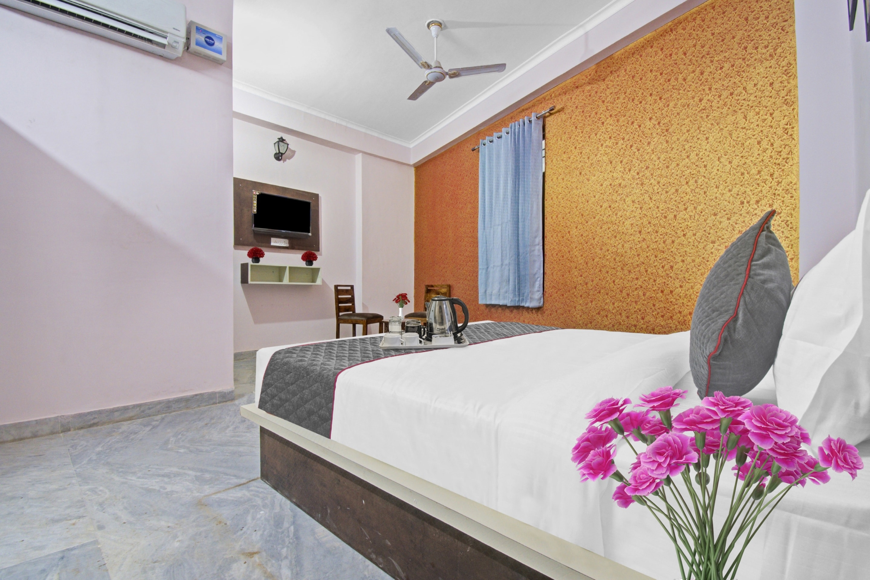 Hotel O Arya Inn - Tap to explore photos