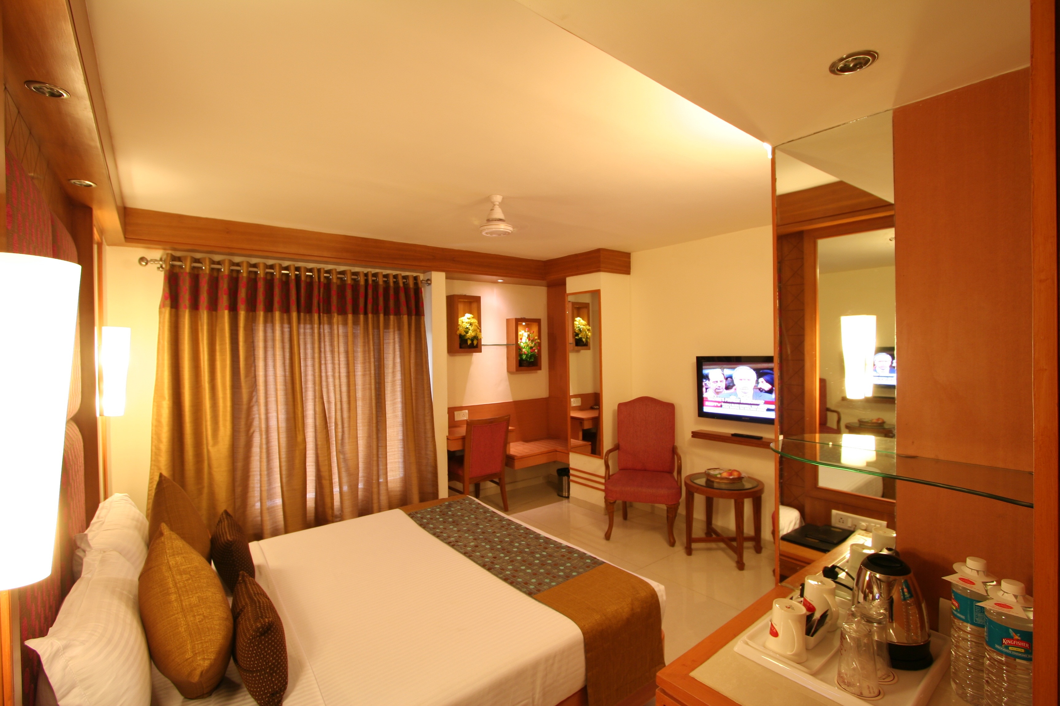 Hotel Southern - New Delhi - Tap to explore photos