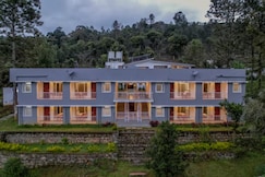 Shola Gardens Kotagiri 8 BR Entire Villa with Balcony, Kotagiri