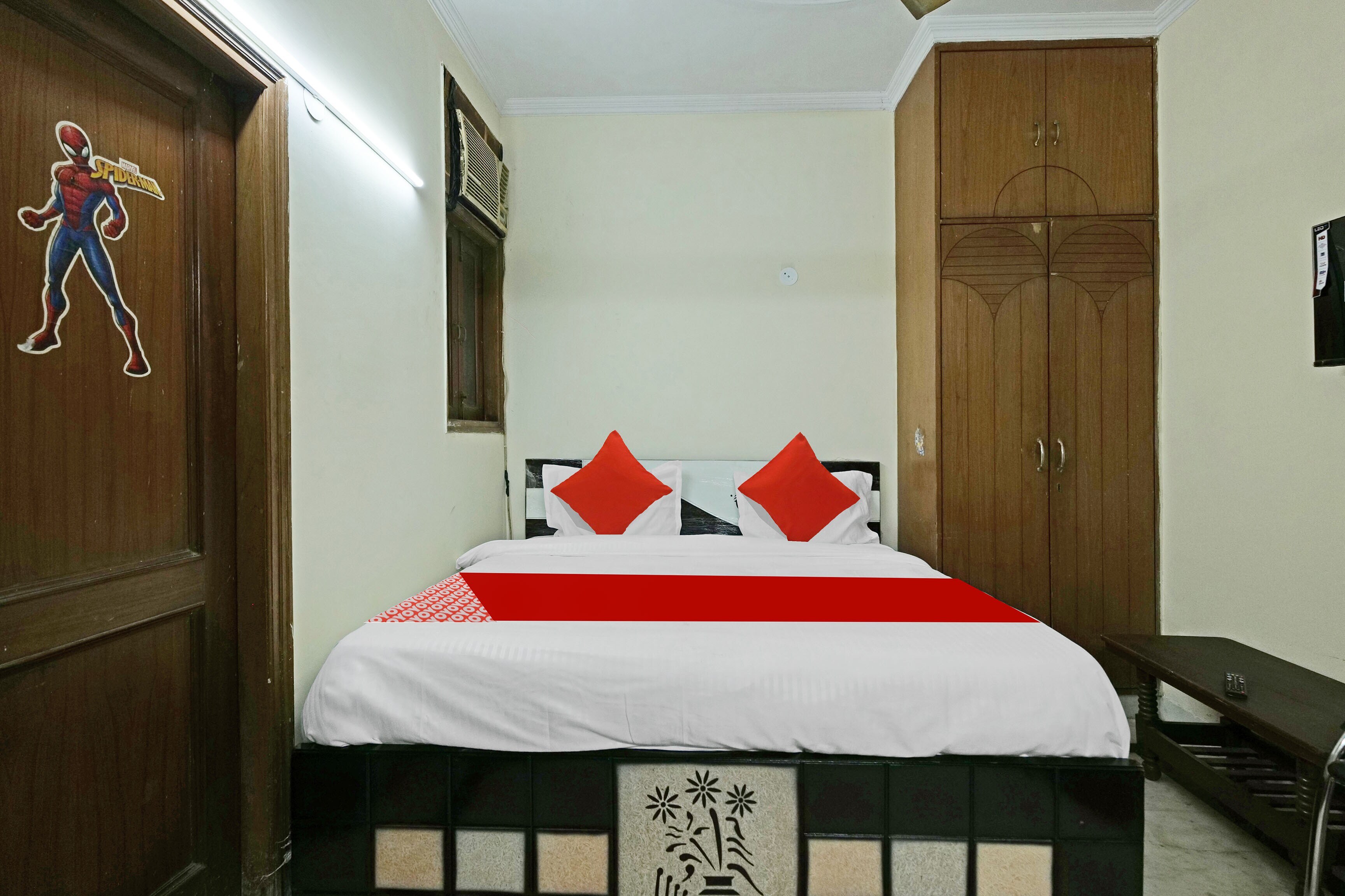 Hotel O DELHIGHT - Tap to explore photos