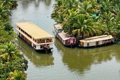 Coventina Kerala Luxury Houseboat, Kottayam