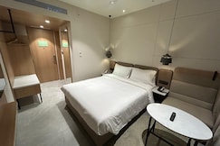 7 Apple Hotel, Visakhapatnam