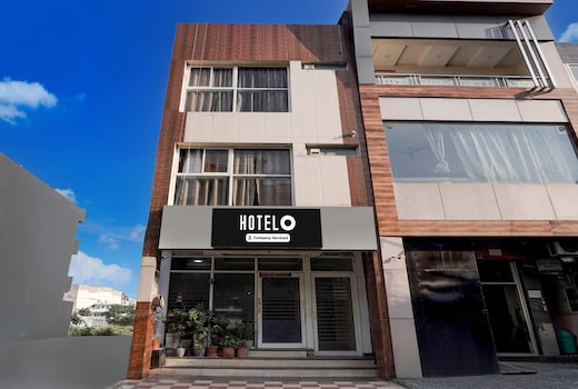 Super Hotel O Zirakpur City Court Complex Formerly The Platinum