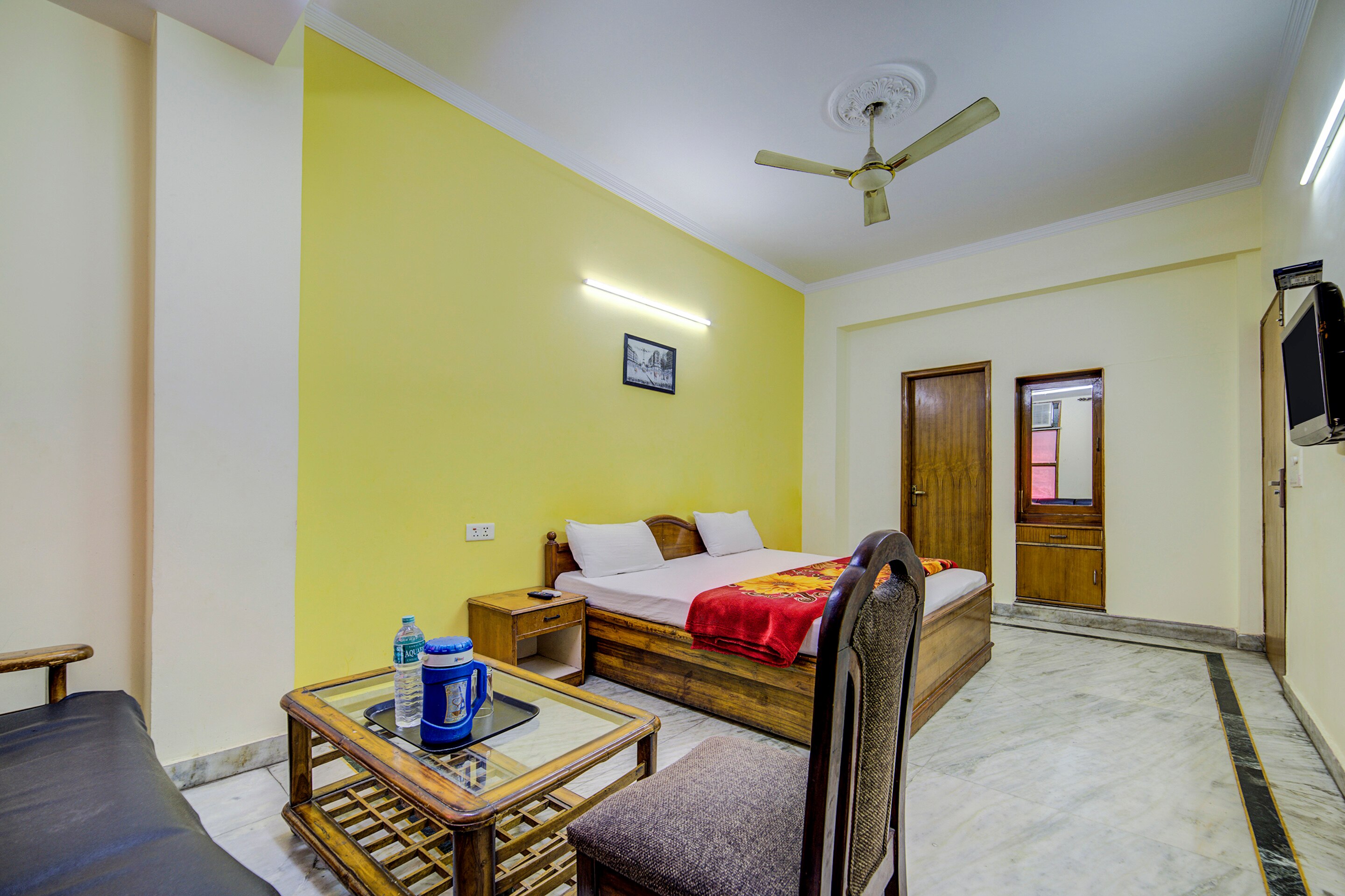 Kohinoor BnB - Tap to explore photos
