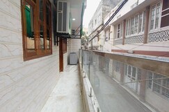 Homlee Parampara 4BHK Central DEL Lift Parking, Delhi
