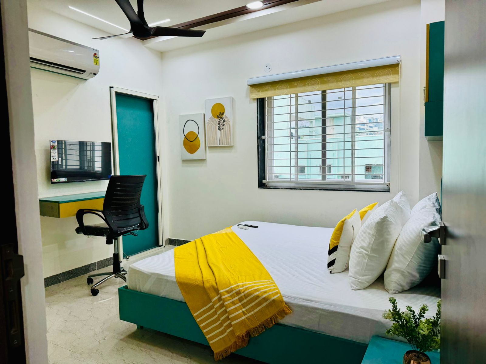 Olive Luxury 3bhk Service Apartment - Tap to explore photos