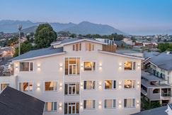 Jhelum Comfort Inn, Srinagar