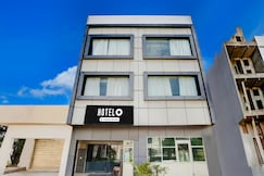 Hotel O Lohgarh Road Zirakpur Formerly JB Plaza, Zirakpur