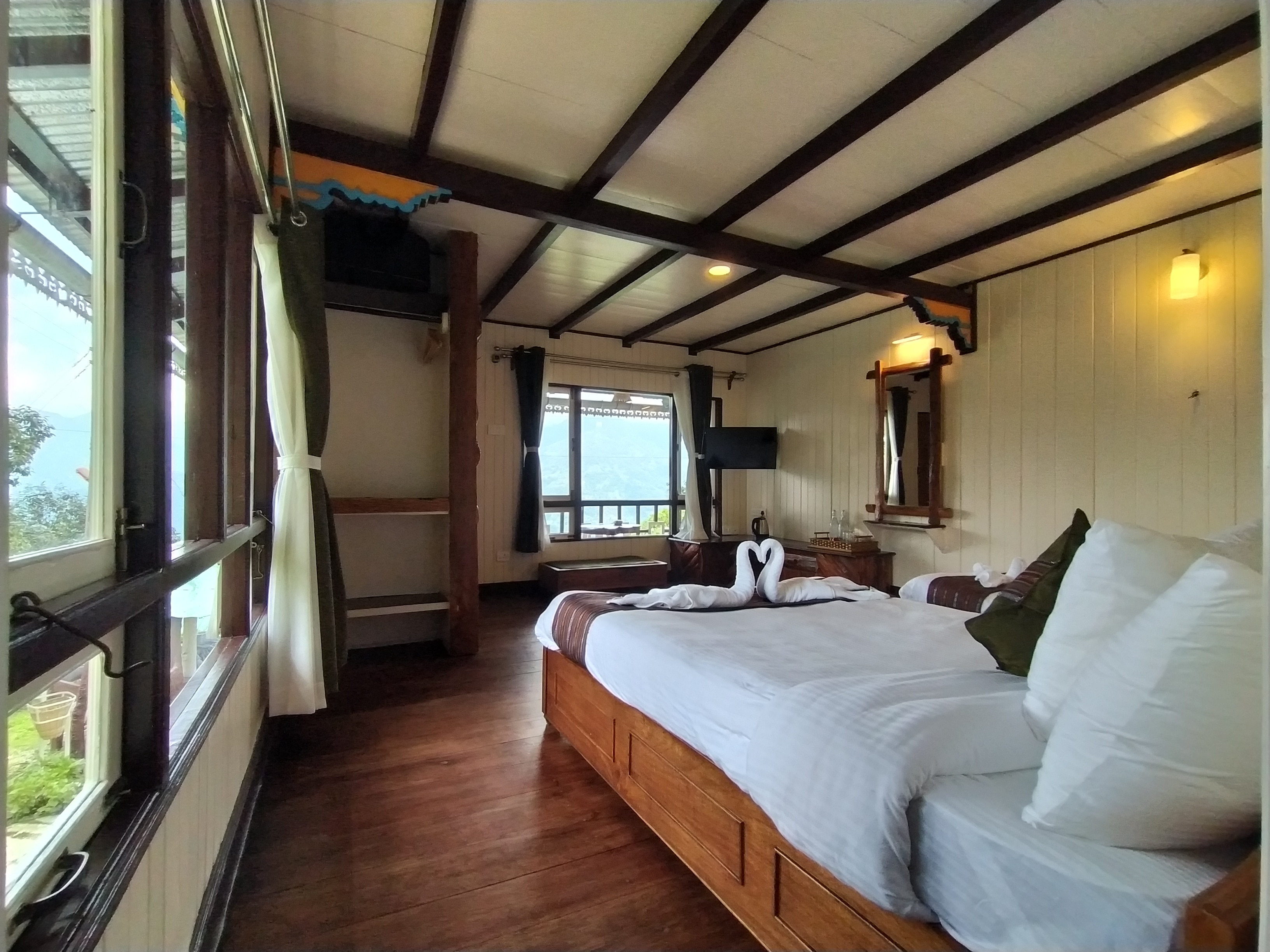 The Nettle & Fern Farmstay - Tap to explore photos