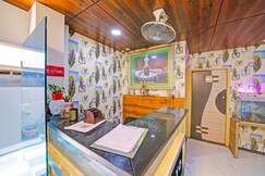 Hotel O Moonlight, Indore