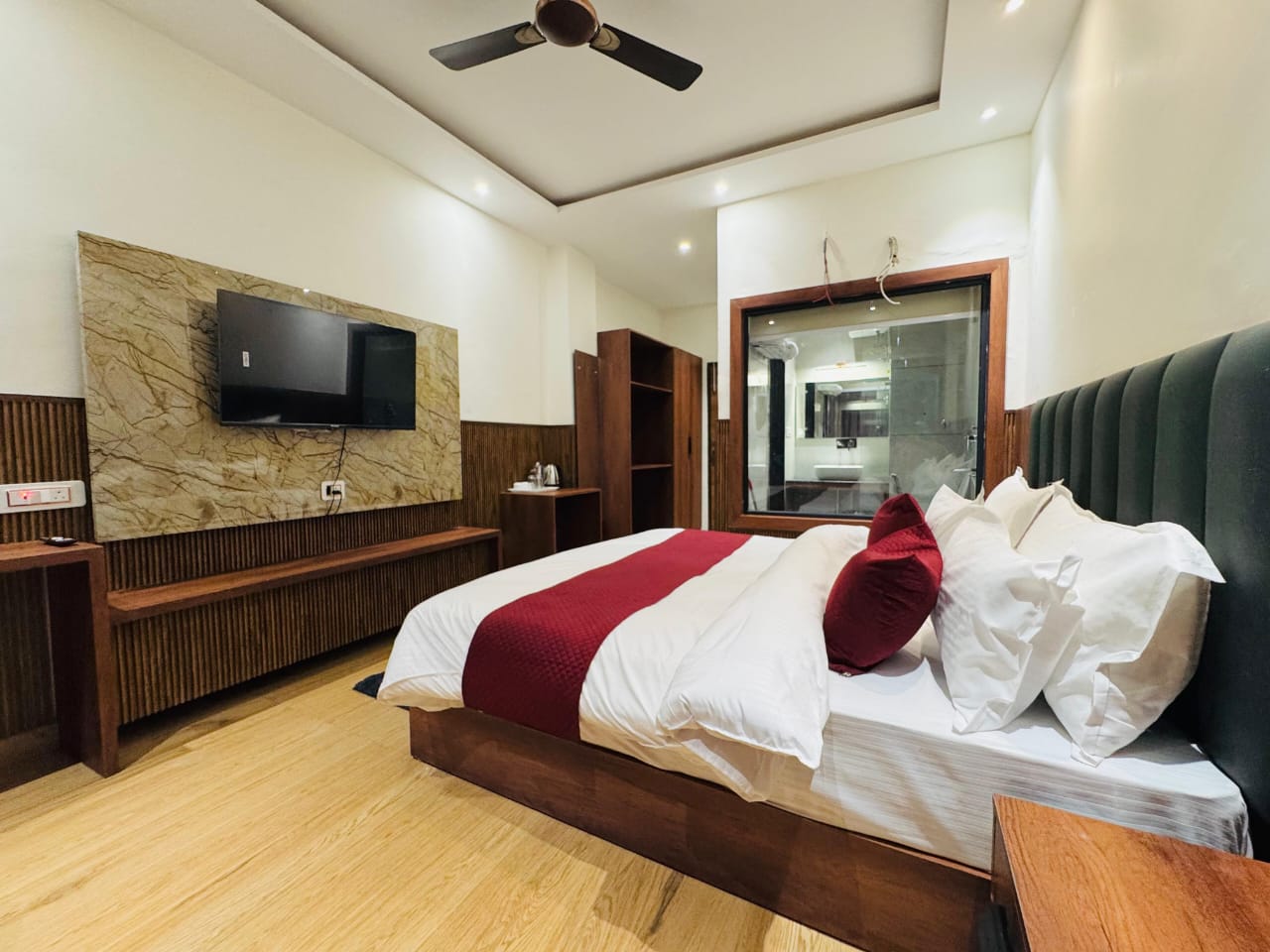 Hotel Sky Heaven Dalhousie - Tap to explore photos