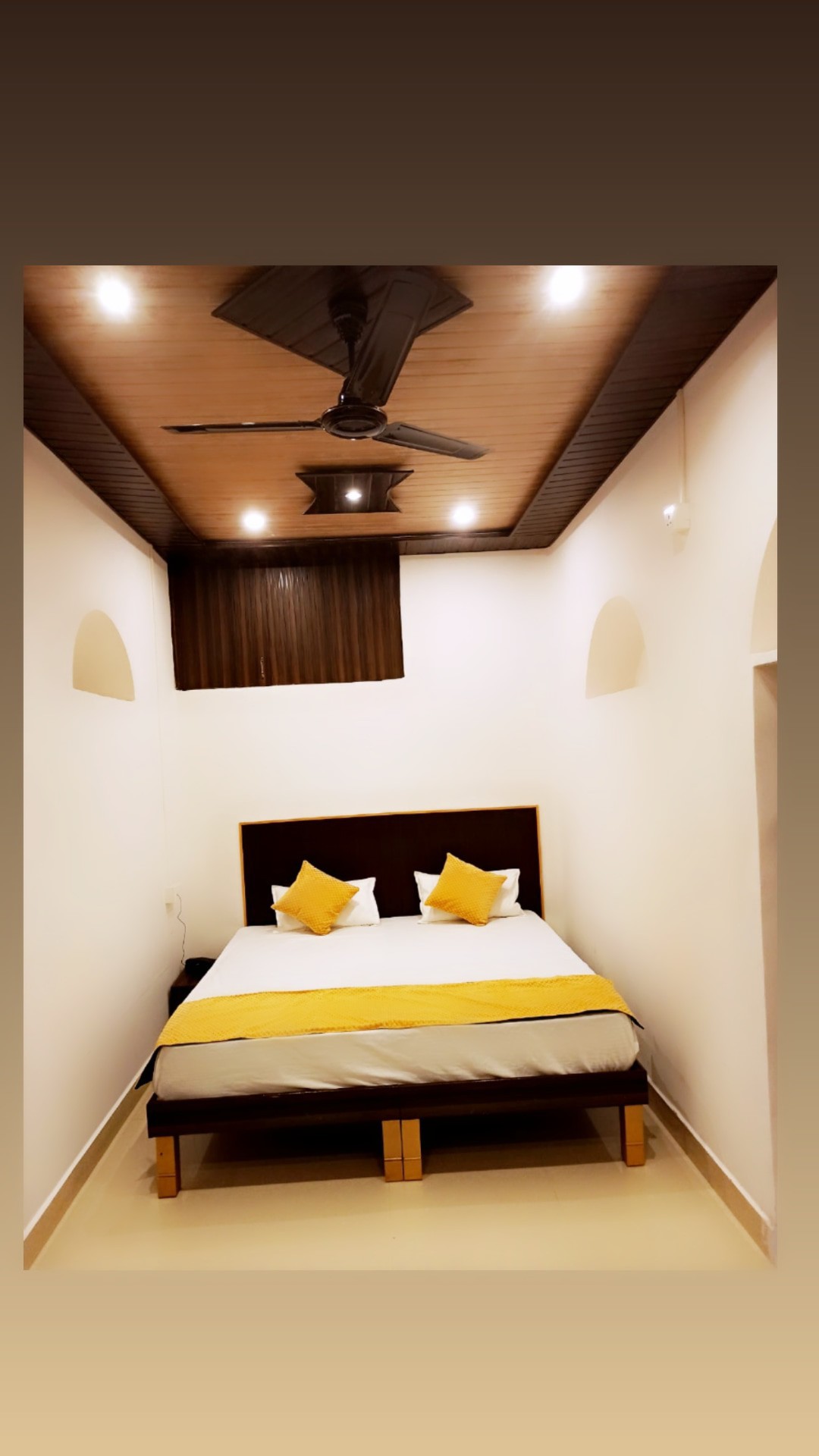 KASHI KUTIR - Tap to explore photos
