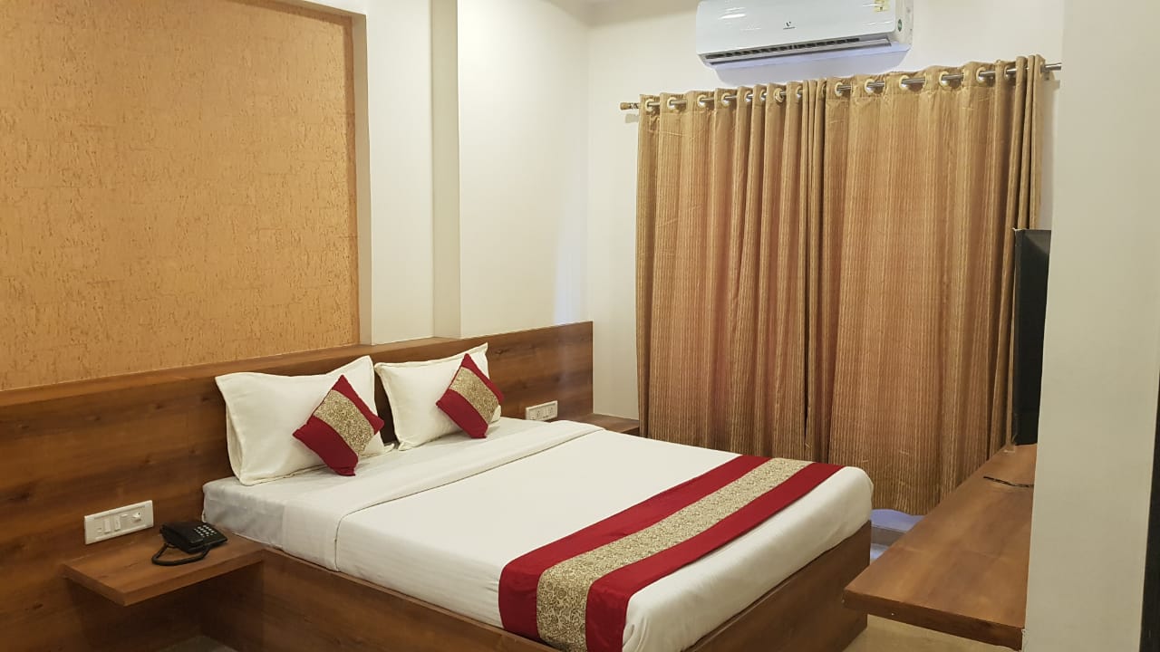 Deluxe Ac Room 1