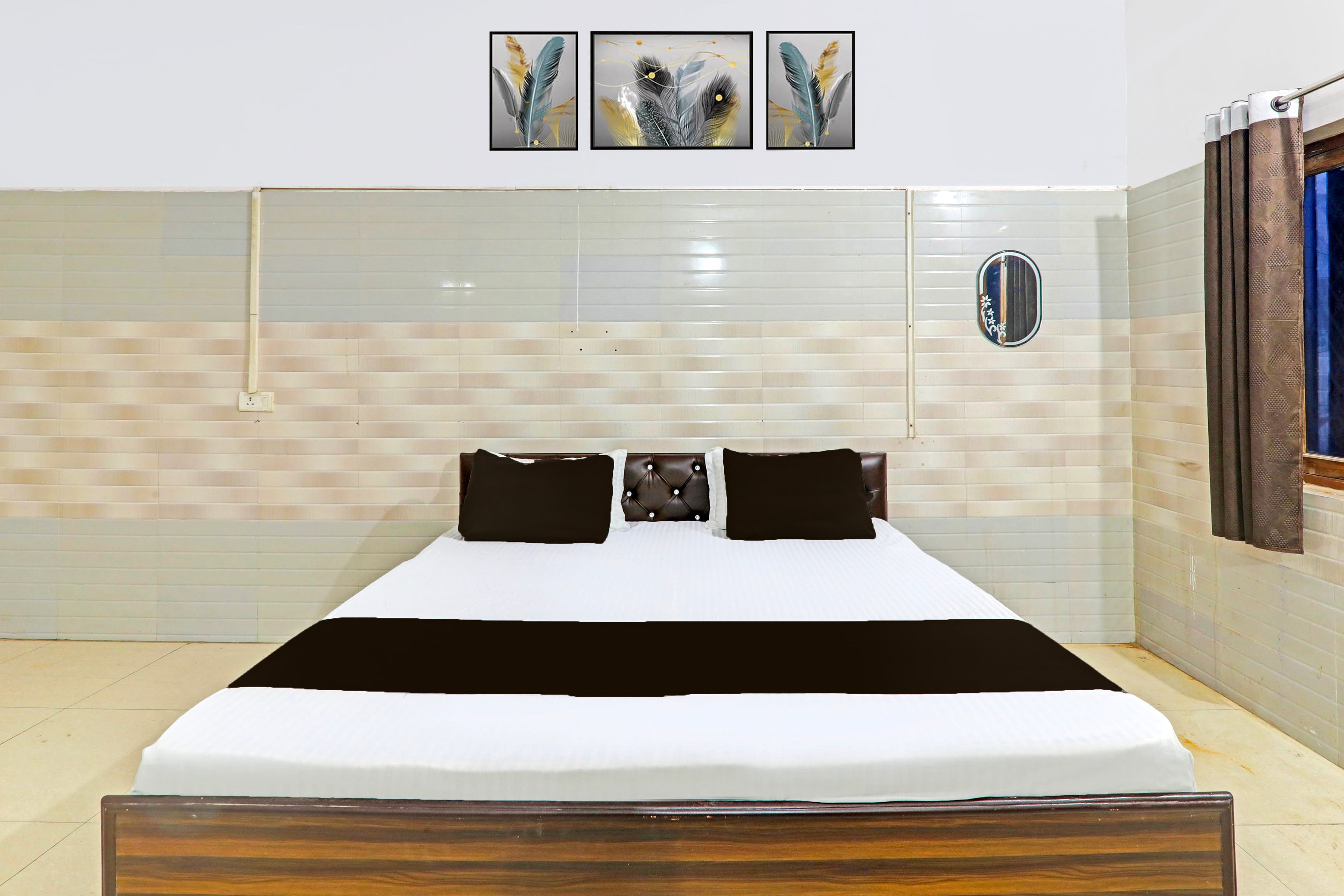 Hotel O Sanvi Palace Inn - Tap to explore photos