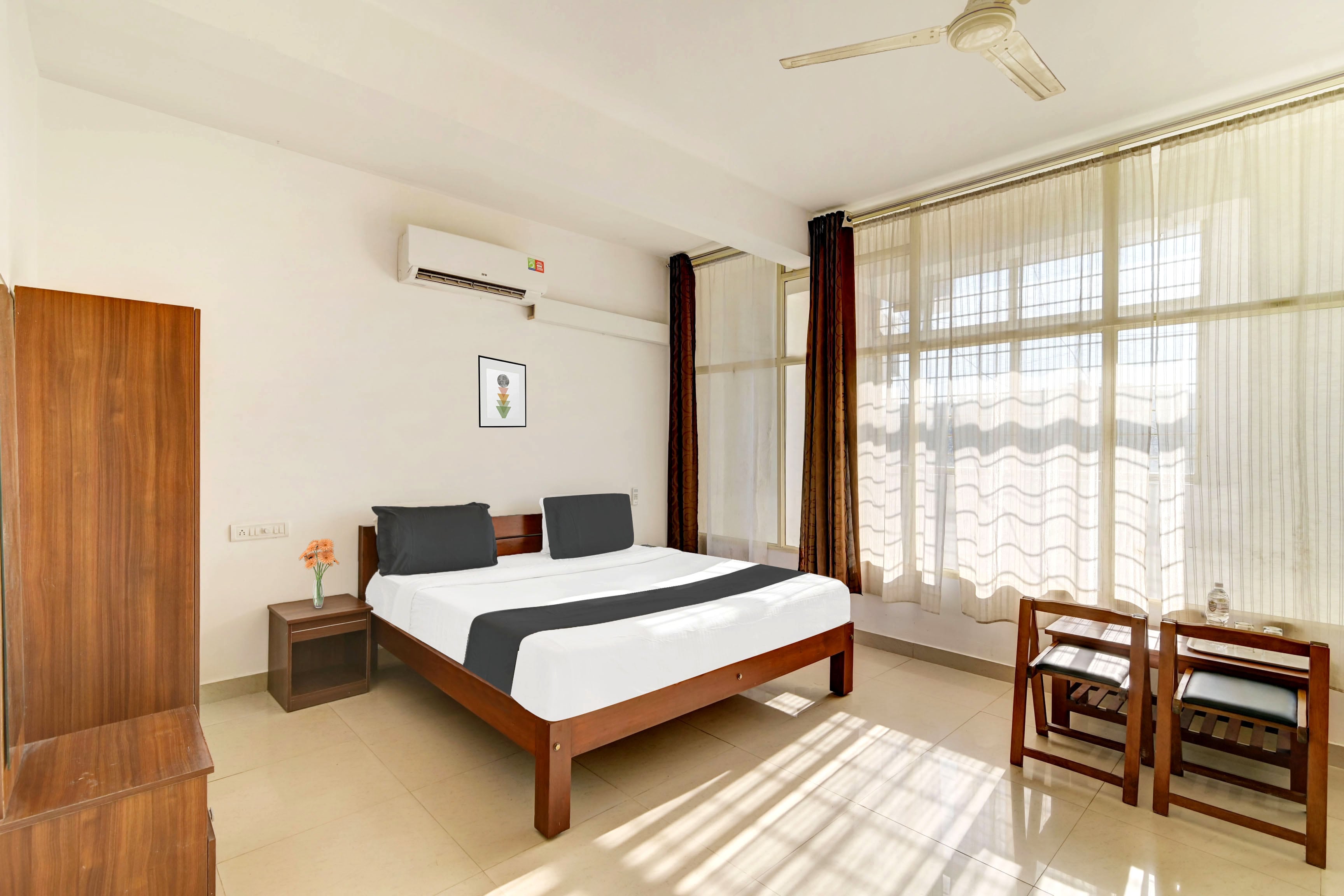 Super Collection O Madikeri City Center Near KSRTC Bus Stand Coorg Formerly Hotel Ragsys - Tap to explore photos