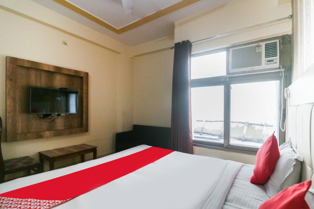 Hotel Shweta Residency - Tap to explore photos