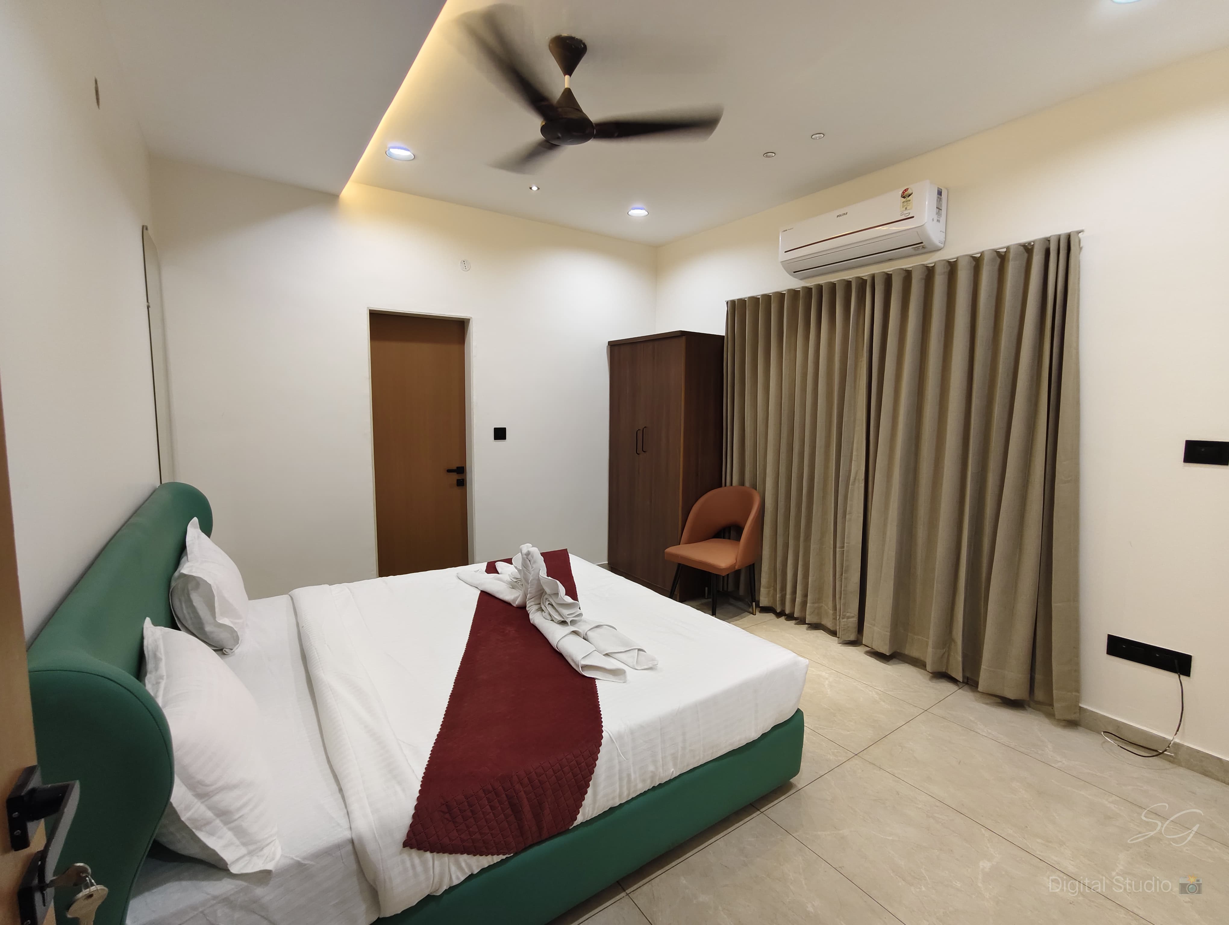 Shree Jalaram Resort - Tap to explore photos