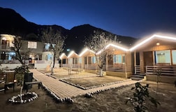 Premium wooden hut 