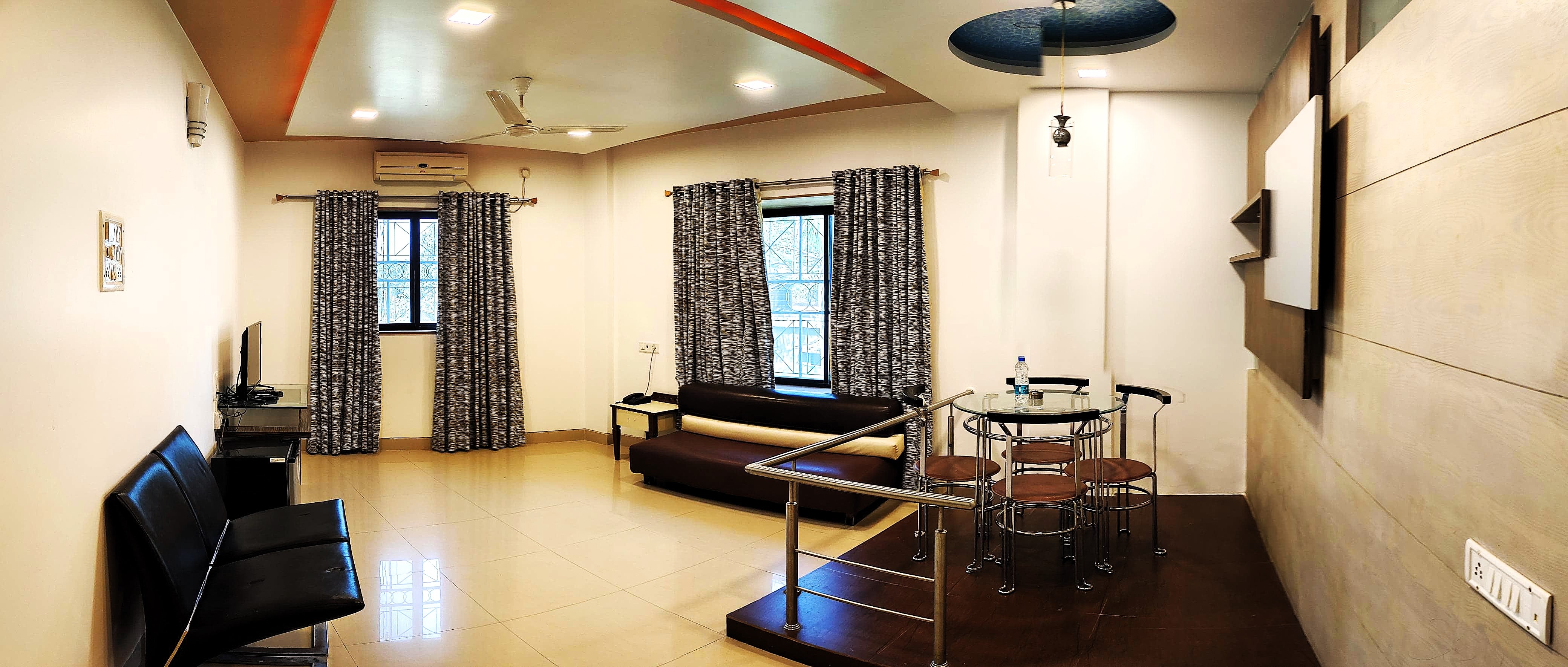 Suite Room with Bathtub 1