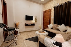 Luxe Couple Friendly | Private 1BHK | Nipania, Indore