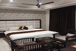 Raja Hotel, Jalandhar