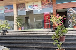 Hotel GR, Chaksu