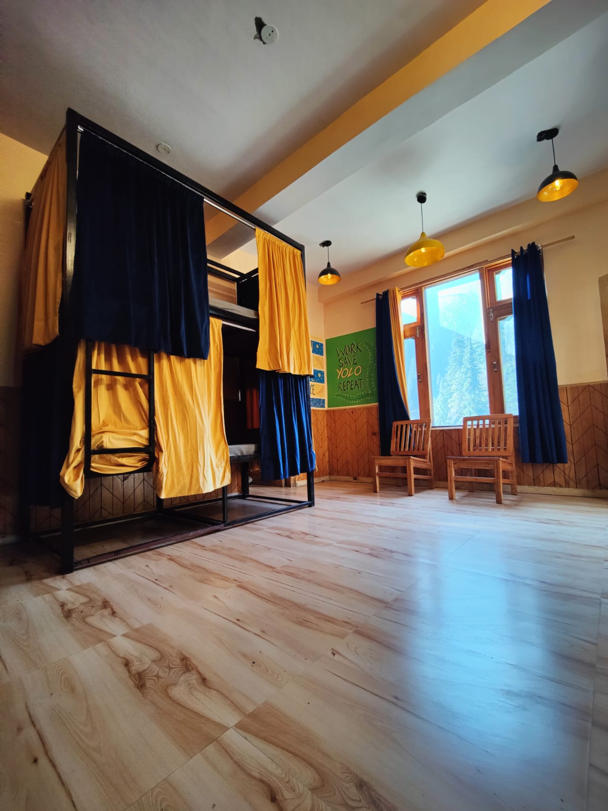 YOLO Hostel and Stay Jibhi - Tap to explore photos