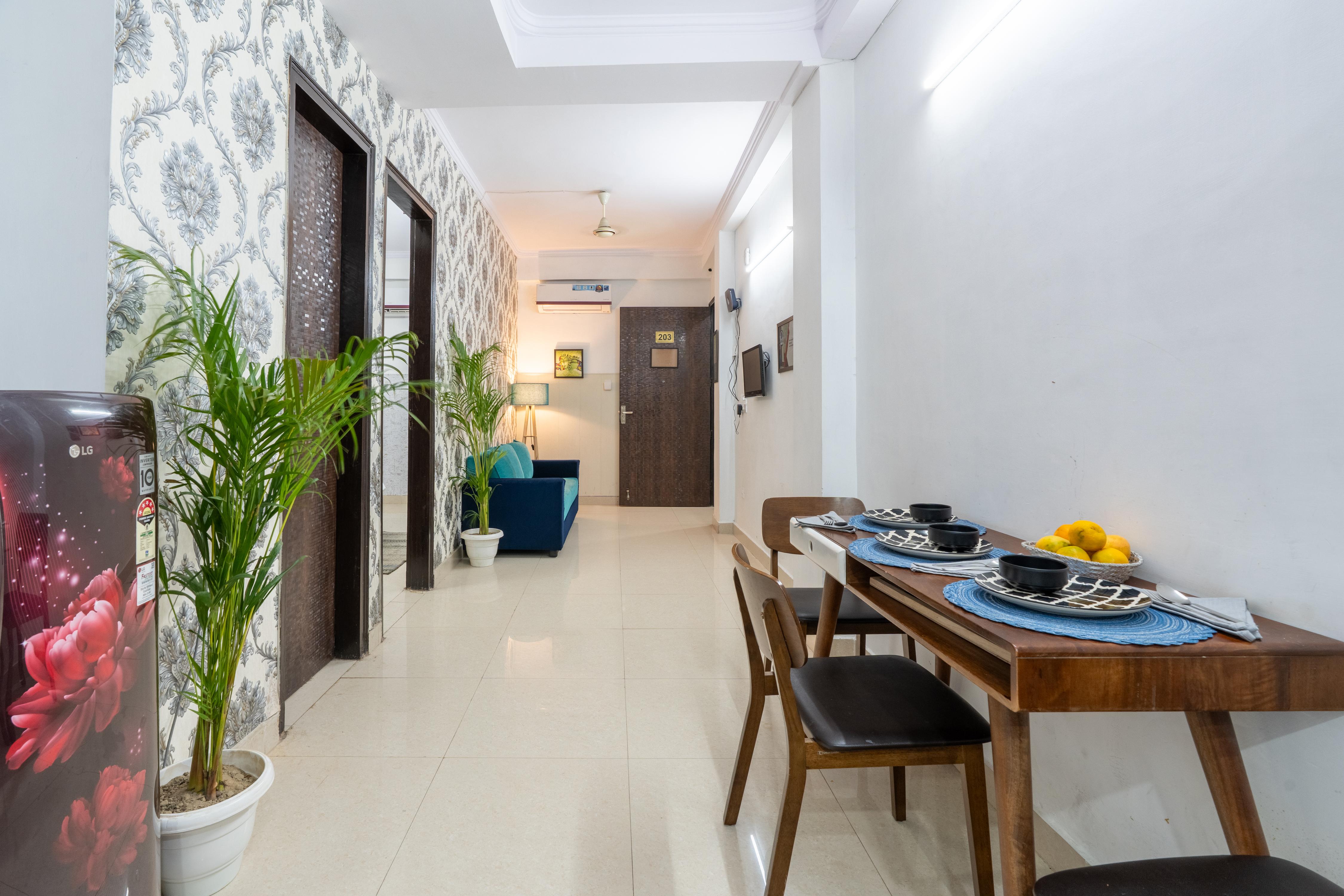 Homlee-Vintage 2BHK-NDLS-Lift-Bharat Mandapam - Tap to explore photos