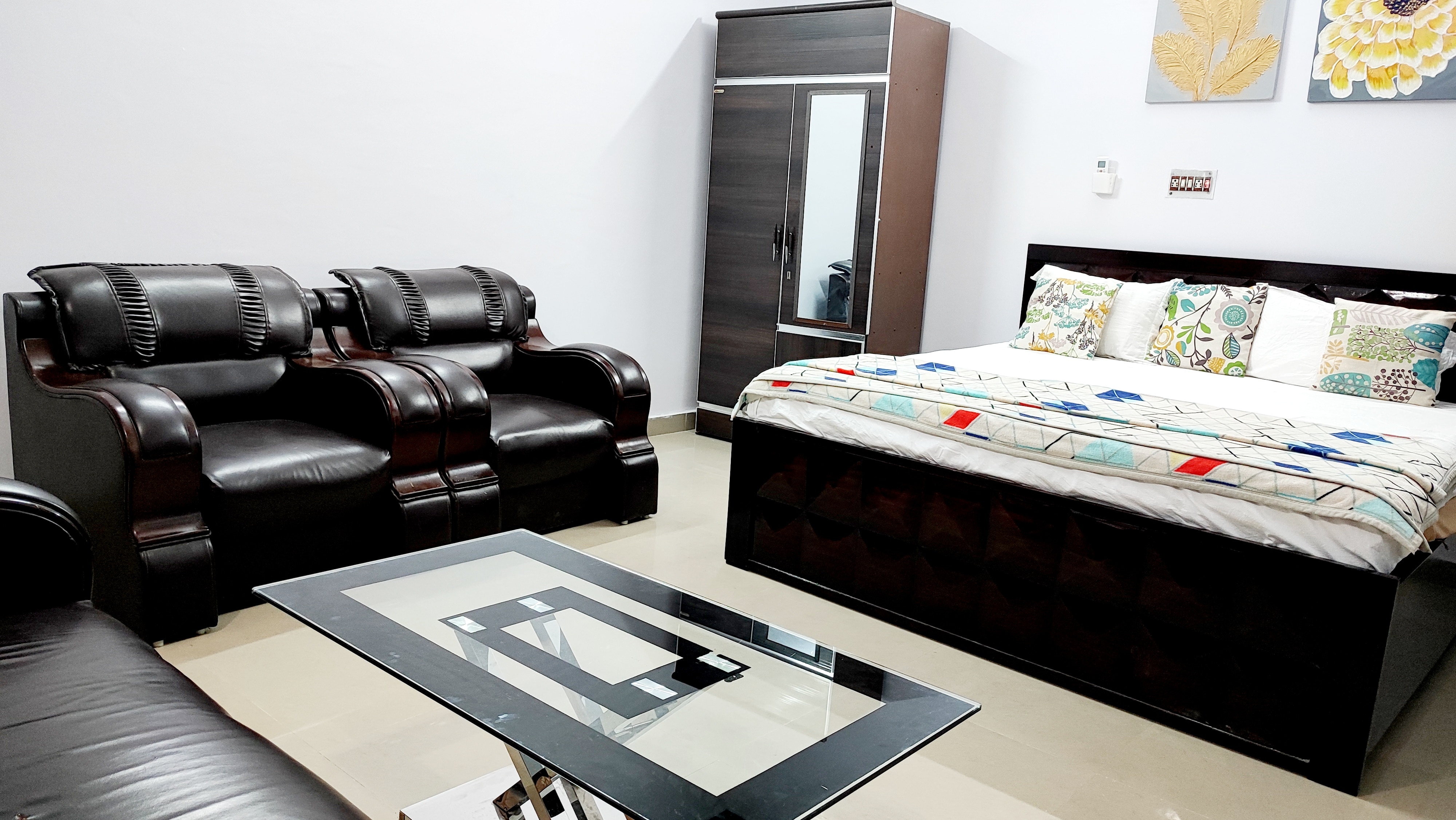Kanha Kuteer | Entire 2BHK Suite - Tap to explore photos