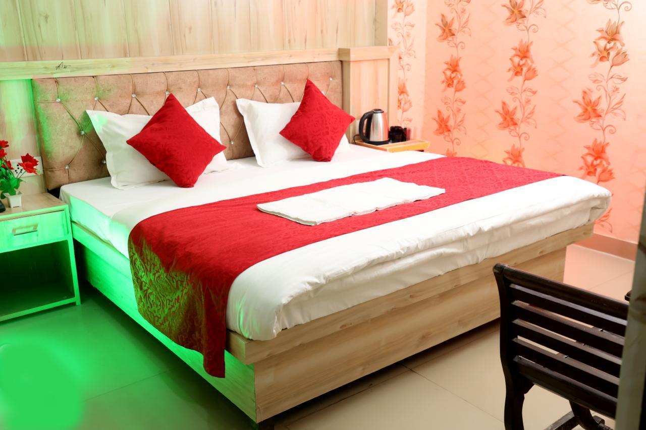 Hotel Rudreshwar - Tap to explore photos