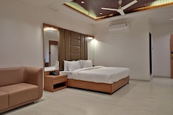 Savyasaachii Hotel, Mahabaleshwar - Pure Veg, Mahabaleshwar