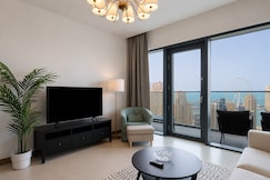 ELIVAAS Curated Modern 3BR with Marina & Sunset View, دبى