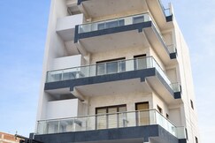 Modern Studio Room with Kitchen near Sec 62 Noida, Noida