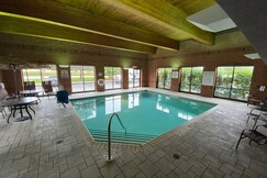 Holiday Inn Express & Suites Bloomington West, Stearns