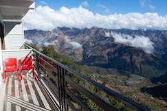 Hotel forest view and restaurant @ 15mins drive from Kempty fall, Mussoorie