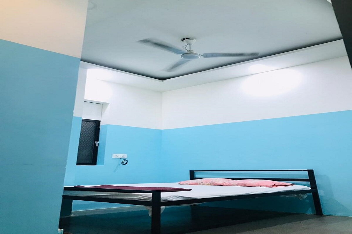 Deluxe Room Non Ac 1