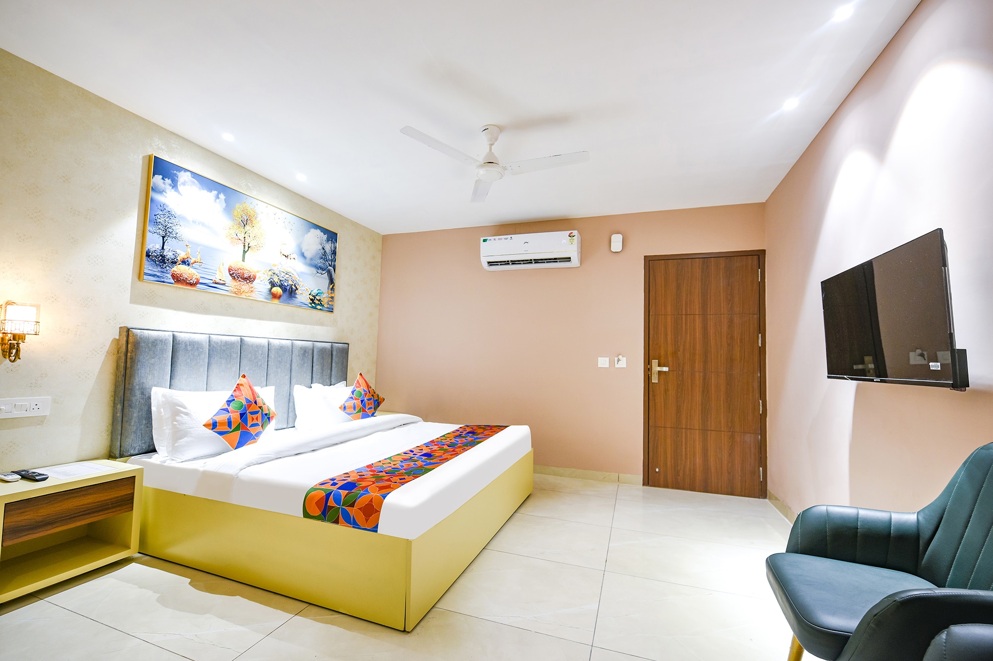 FabHotel Supreme Suites - Tap to explore photos