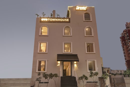 Townhouse Amaraa Hotel Near Phoenix Palassio