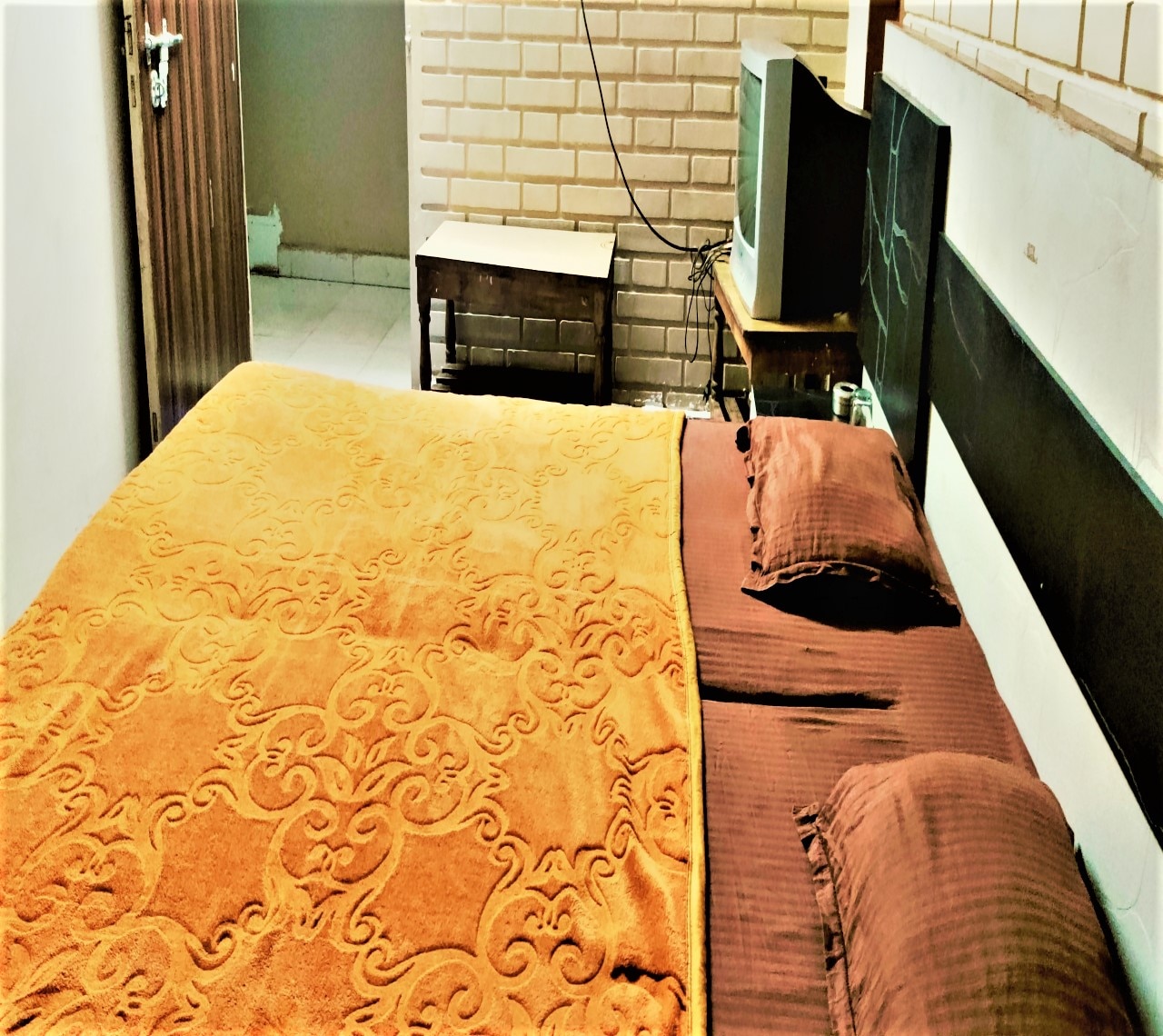 ELLORA HOTEL AND RESTAURENT - Tap to explore photos