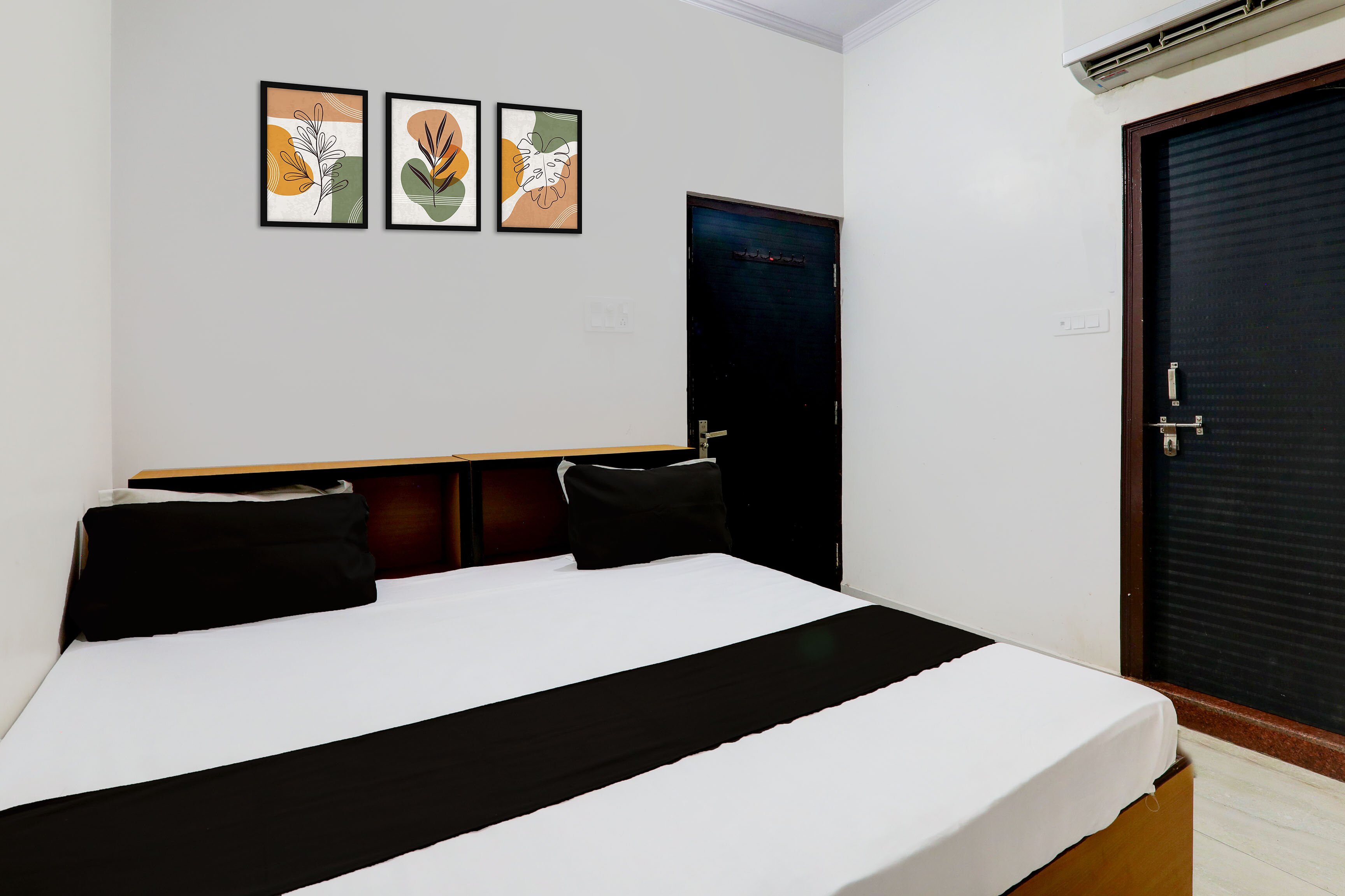 Hotel O New Residency hotel - Tap to explore photos