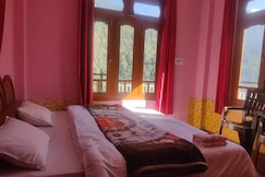 Suraj Guest House And Cafe, Tosh