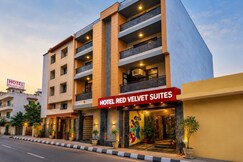 HOTEL RED VELVET SUITES, Delhi
