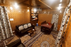 Houseboat New Rose Marry, Srinagar