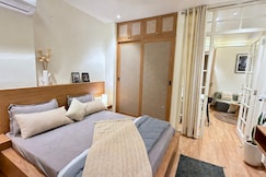 Amaltas 1BHK flat Cyber Hub Airport Malls Nearby, Gurgaon