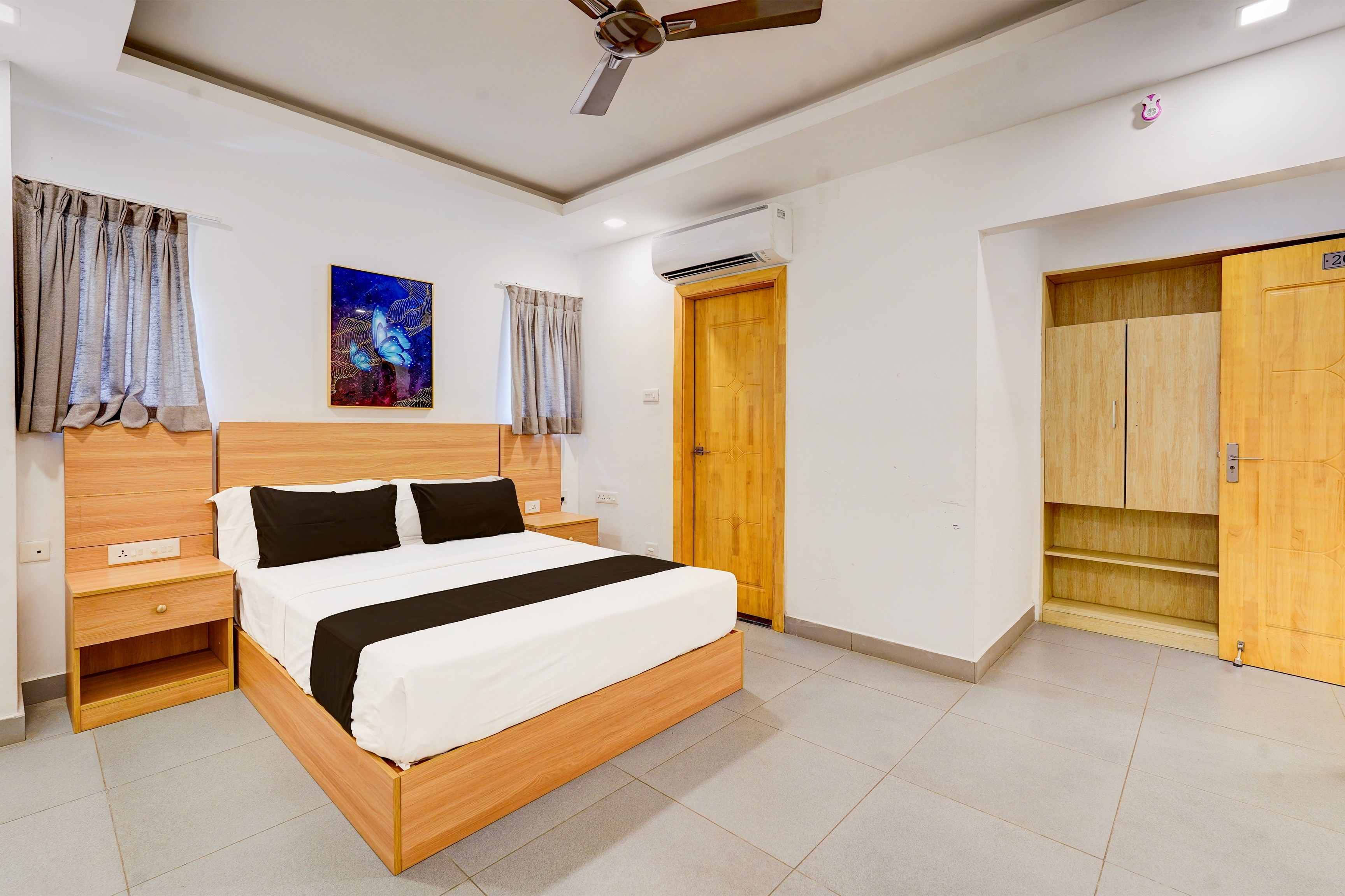 Collection O Eswar Grand Residency - Tap to explore photos