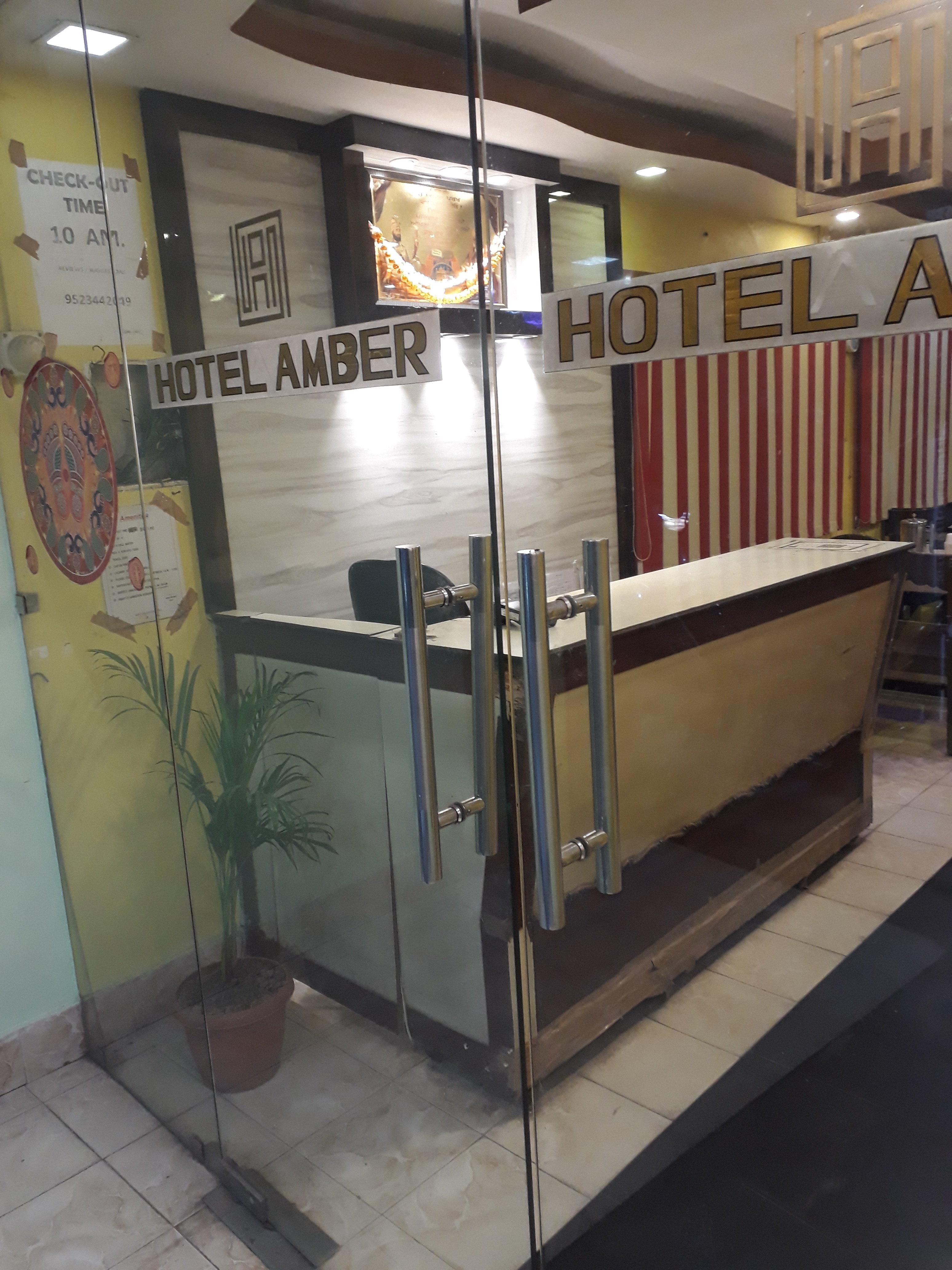 Hotel Amber - Tap to explore photos